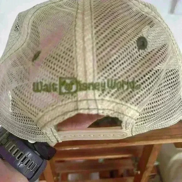 Disney’s Animal Kingdom trucker hat. SnapBack. Puff front. April 22, 1998 - Picture 4 of 7